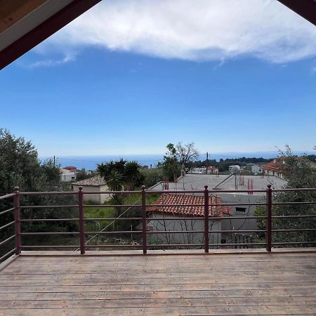 Attic View Villa Loutsa  Bagian luar foto